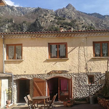Hotel La Cirerole Casteil Zewnętrze zdjęcie